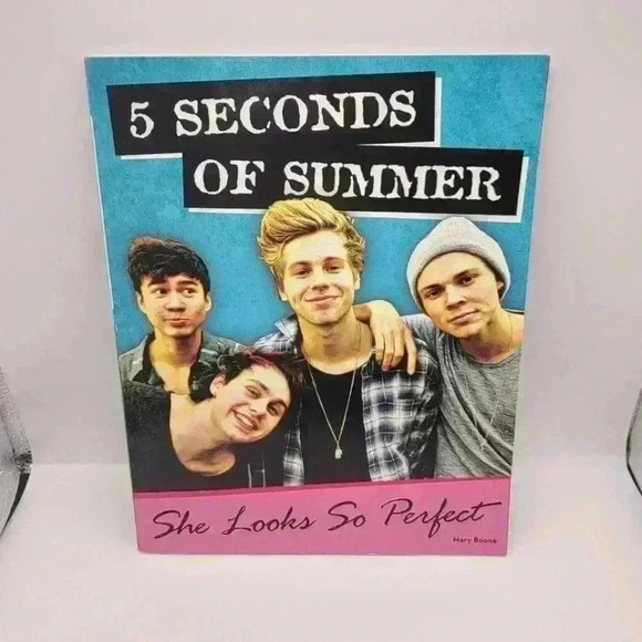 5 Seconds of Summer She Looks So Perfect by Mary Boone Magazine Album 2014 - Picture 1 of 10